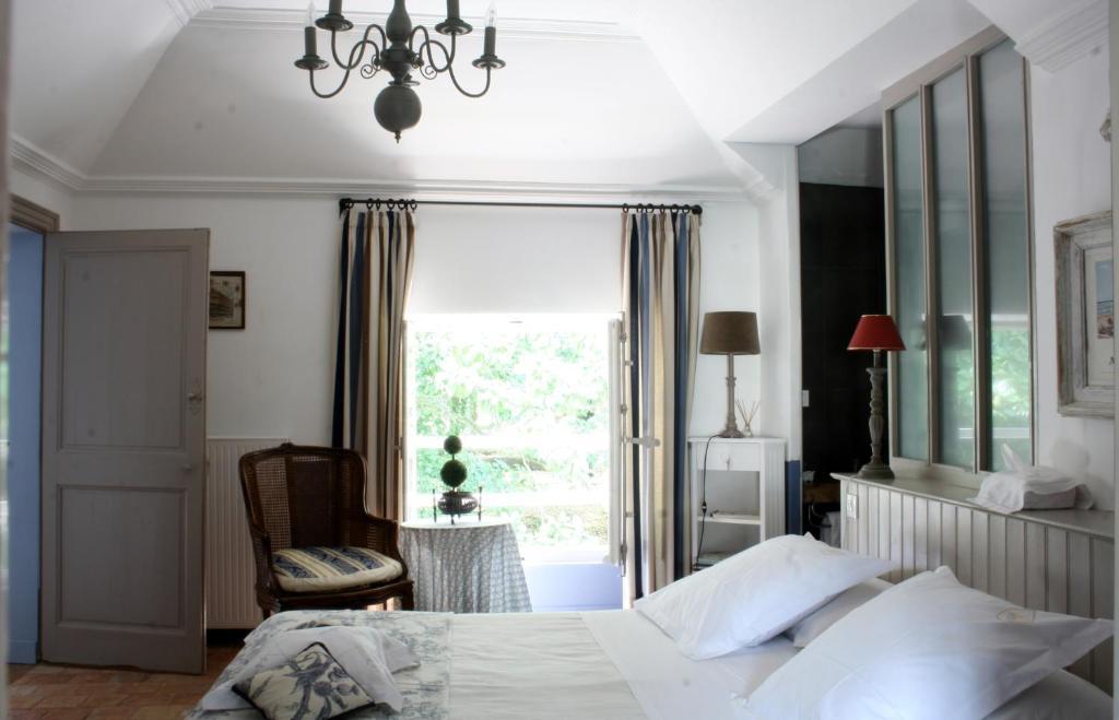 Chateau De L'Oiseliniere Bed & Breakfast Gorges  Стая снимка